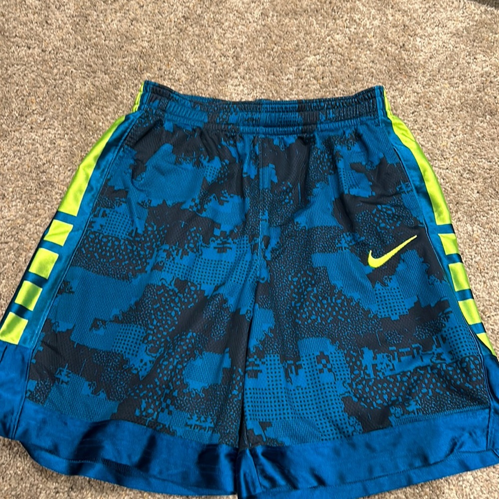 NIKE BOYS YOUTH L DRI FIT ATHLETIC SHORTS